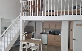 Duplex Flat By Hyde Park - 5